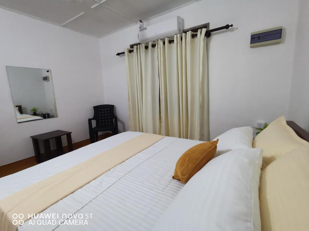 Bee Cottage نيجومبو المظهر الخارجي الصورة